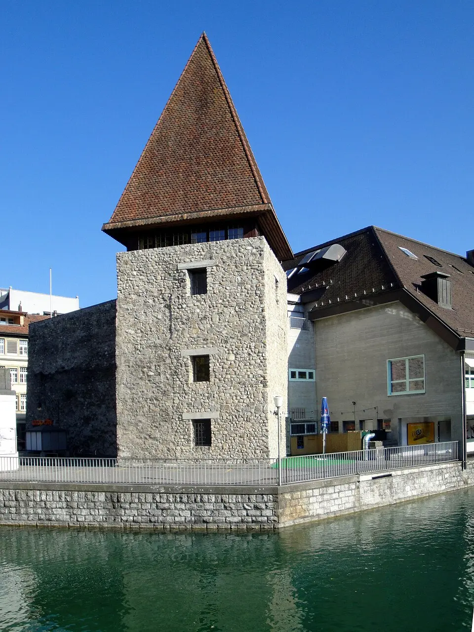 Stadtbefestigung (Stadtmauer, Burgtor, Chutziturm, Venner-Zyro-Turm, Schwäbisturm (Lochturm)