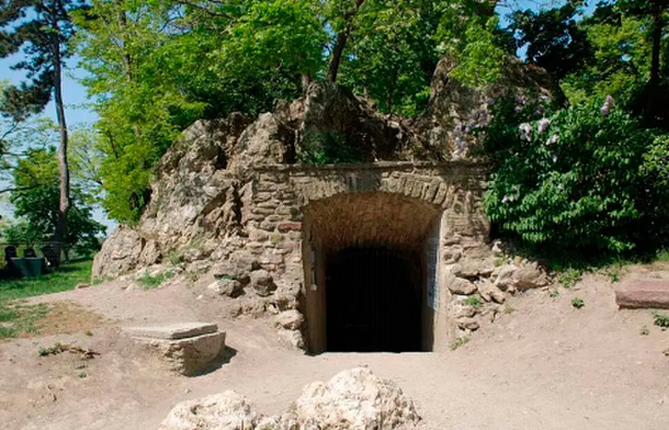Tihanyi Forrás-barlang