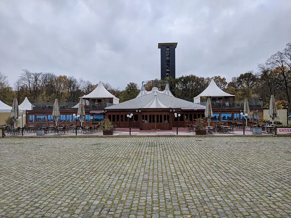 Tipi am Kanzleramt