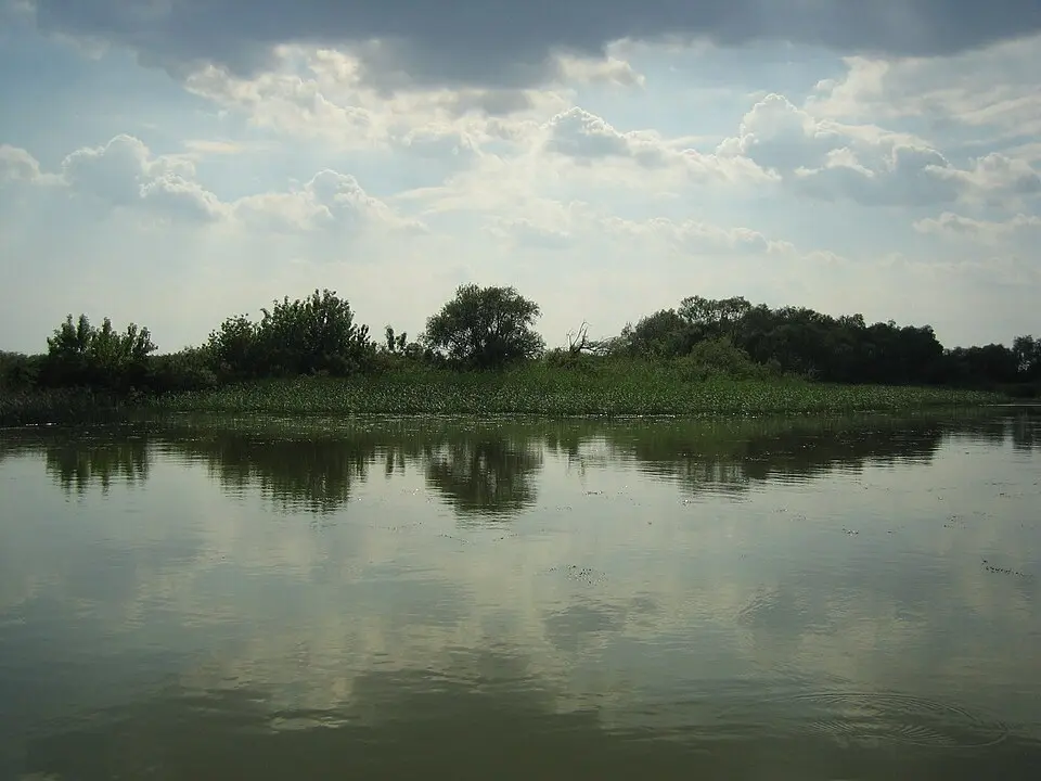 Image: Németh Dániel · CC BY-SA 4.0 lac Tisza