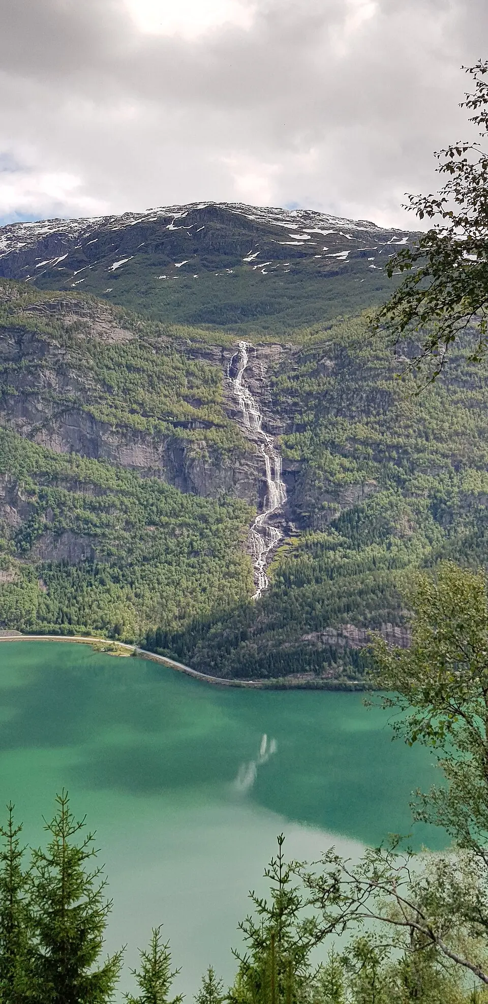 Tjørnadalsfossen