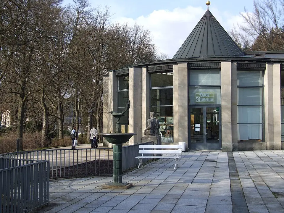 Obrázok: Clem Rutter, Rochester Kent · CC BY-SA 3.0 Sächsisches Bademuseum Bad Elster