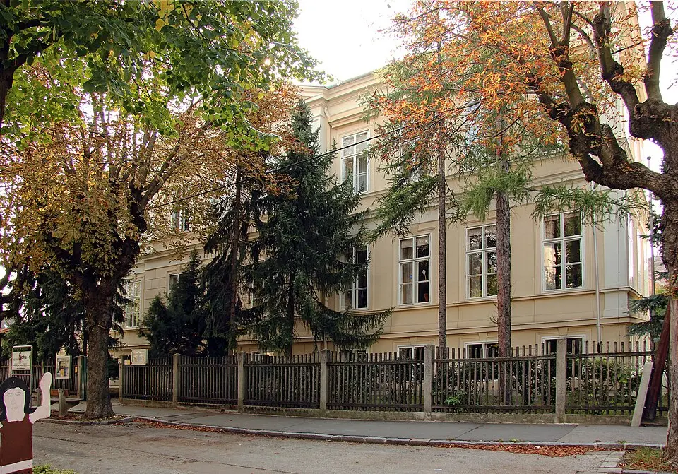 Image: K@rl (talk) · CC BY-SA 3.0 AT Schule