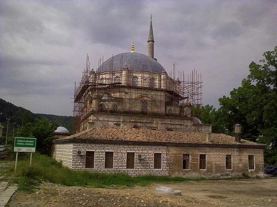 Томбул джамия (Шумен)