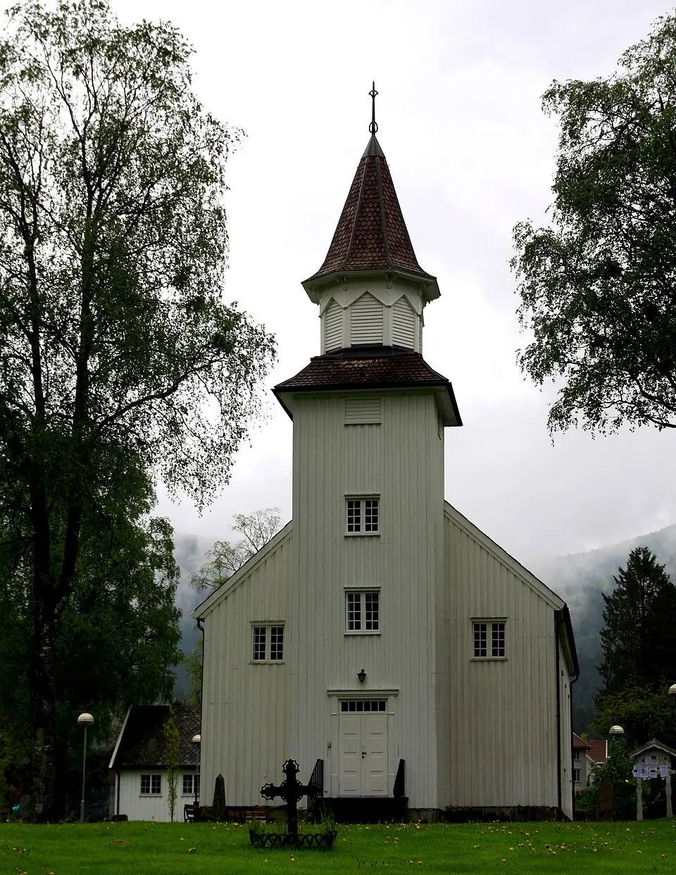 Tonstad kirke
