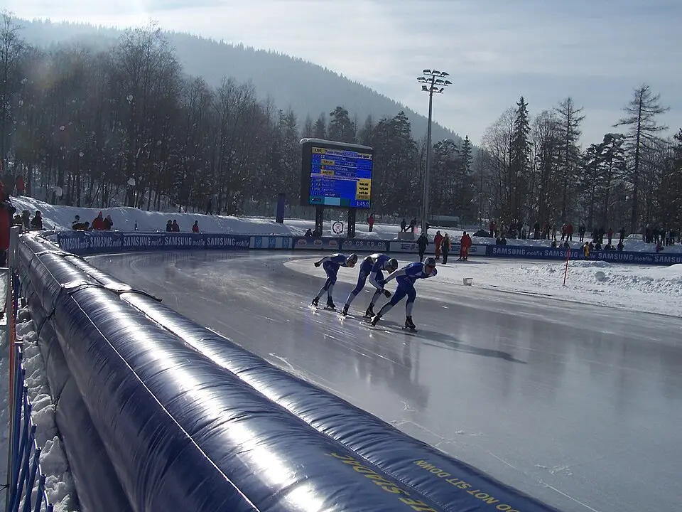 Slika: Janes2 · CC BY-SA 3.0 COS Zakopane (tor łyżwiarski)