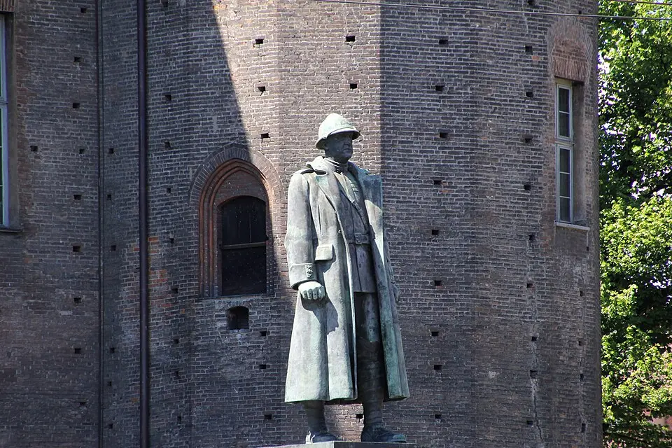 Monument to Emanuele Filiberto of Savoy, 2nd Duke of Aosta