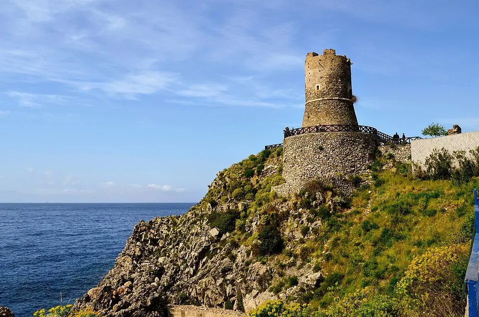 torre aragonese