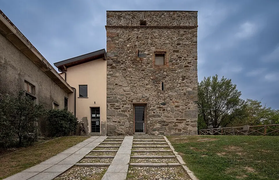 Torre di Camisasca