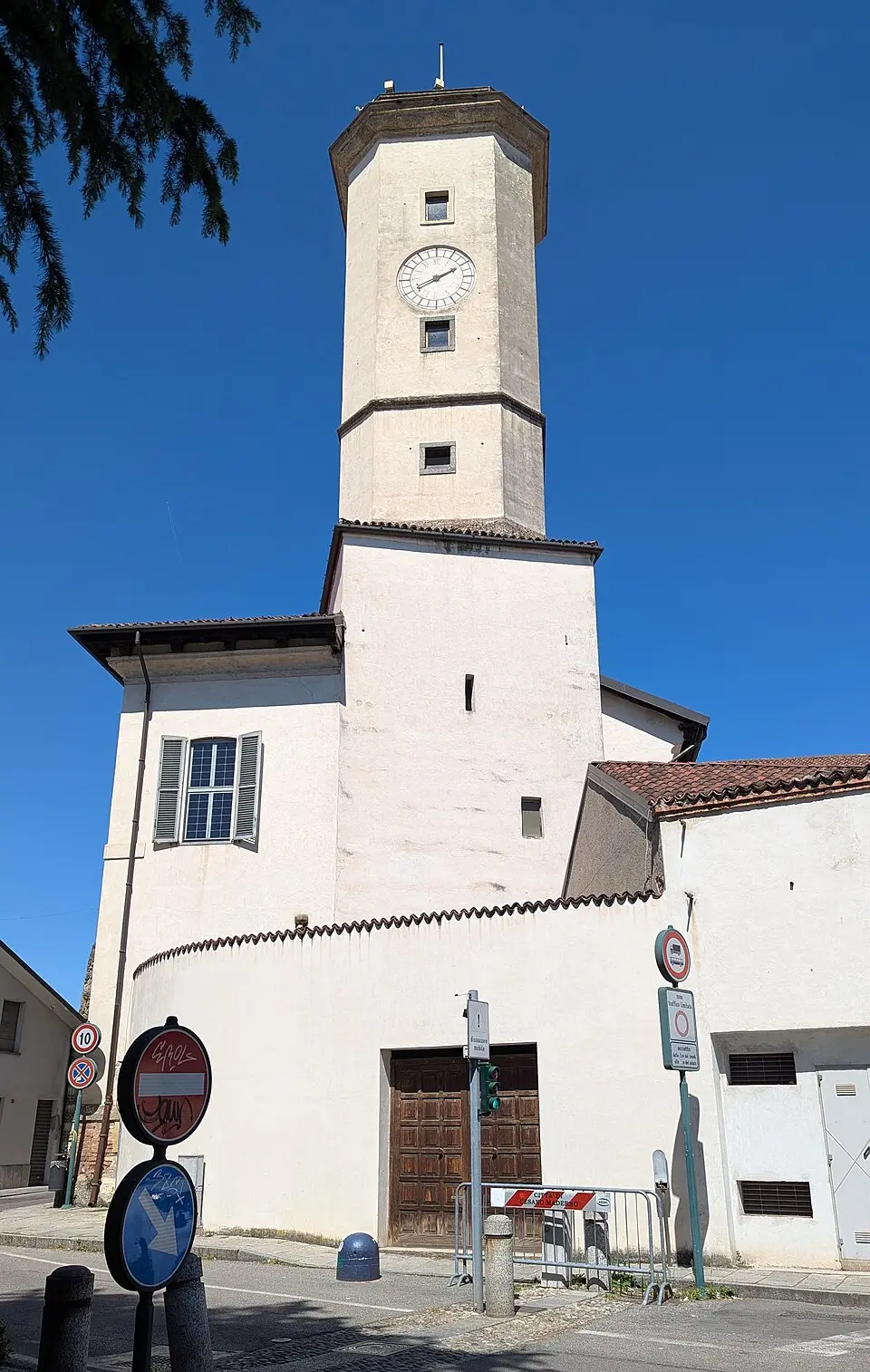Slika: Ivan Ruggiero · CC BY-SA 4.0 Resti di castello