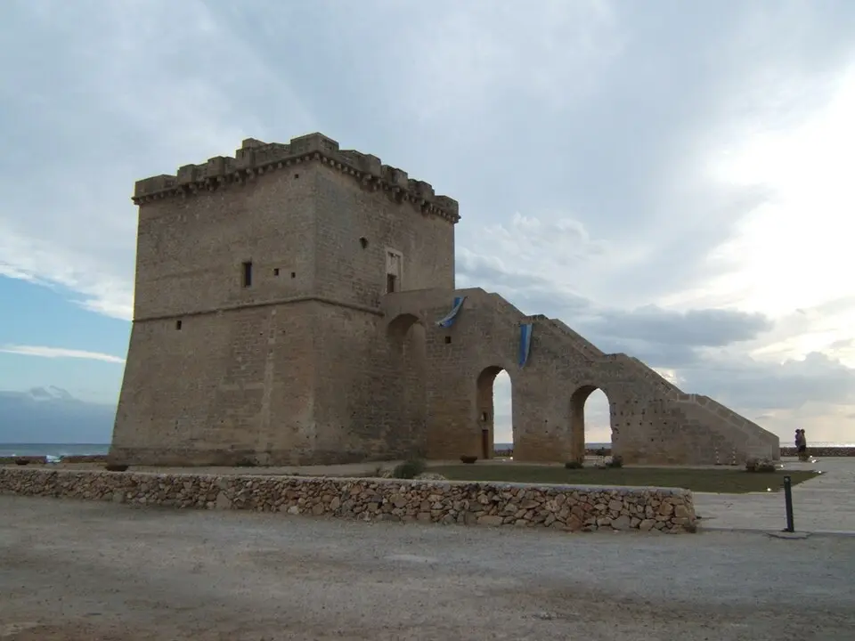 La torre di Torre Lapillo