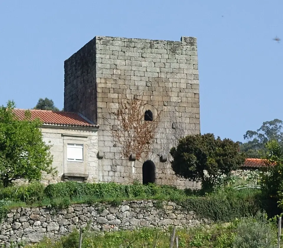 Torre de Dornelas e quinta do Outeiro