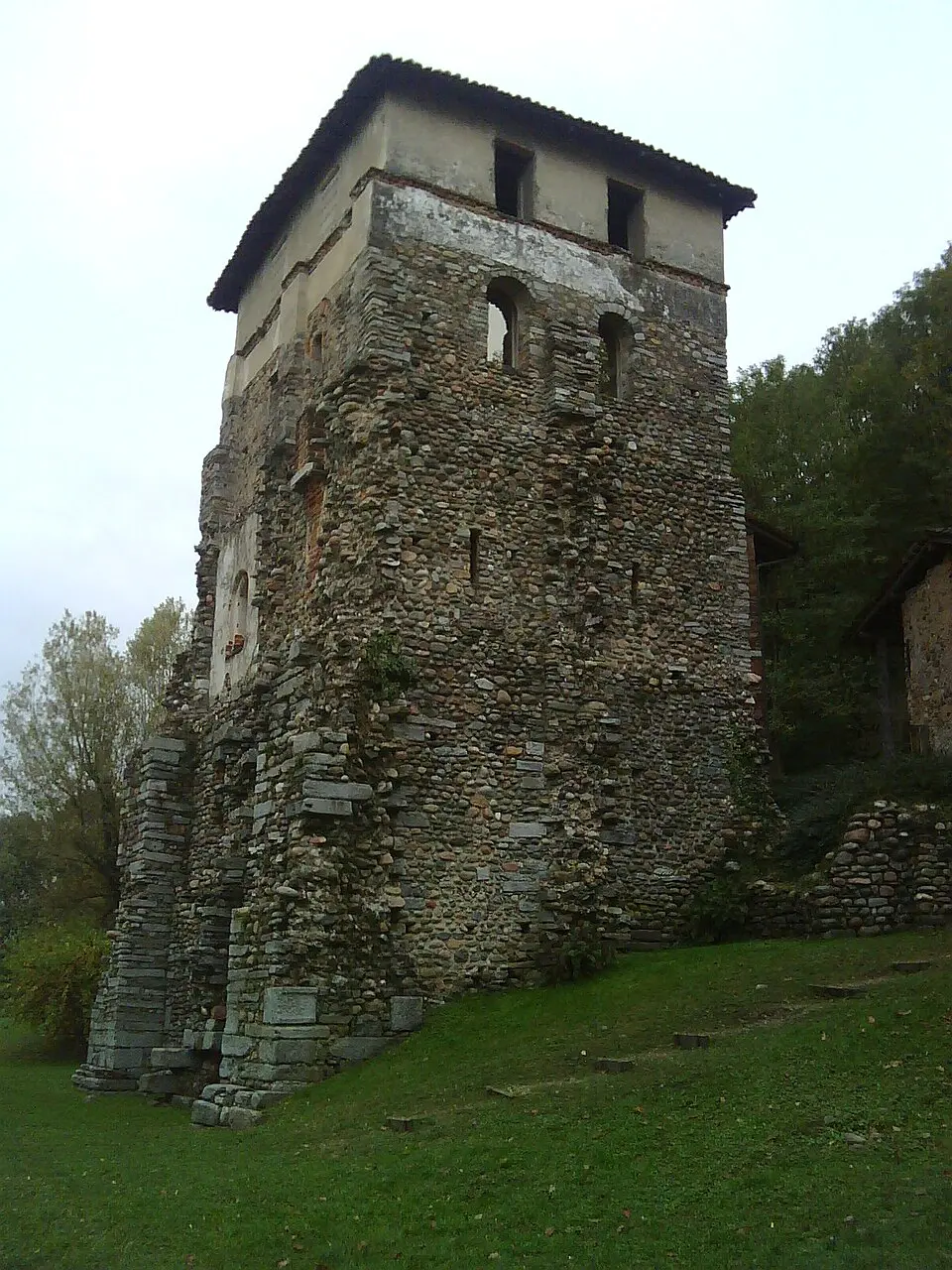 Torre del Monastero di Torba