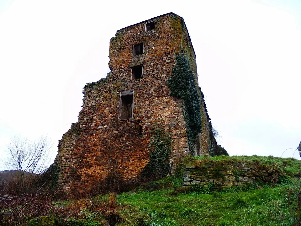 Castillo de los Condes de Altamira
