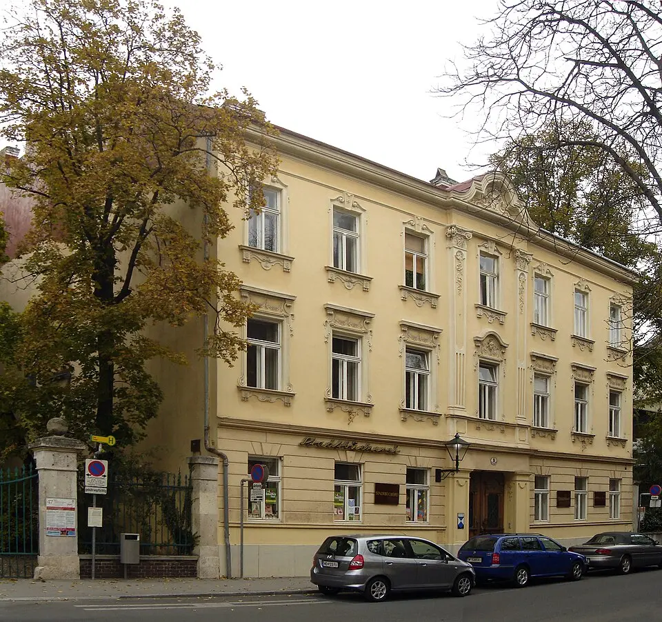 Zellerhof, Standesamt und Stadtbücherei