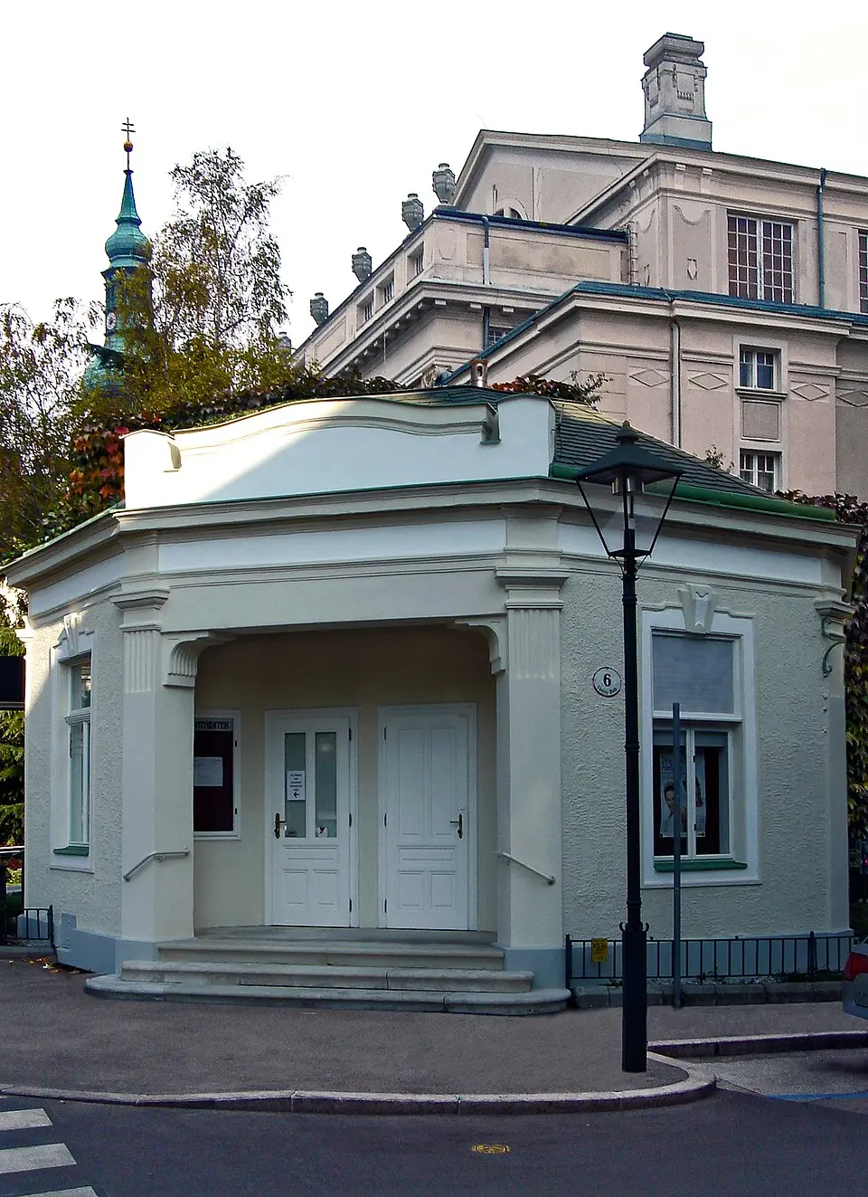 Obrázok: Earnest B · CC BY-SA 3.0 Pavillon, ehem. Theaterkartenbüro