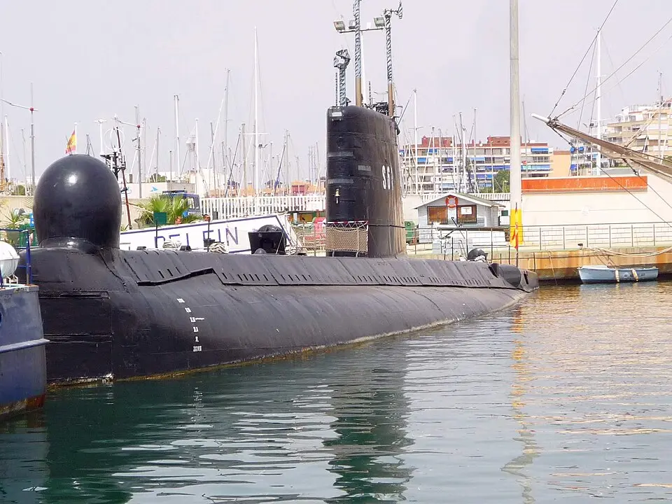 Delfín (S-61)