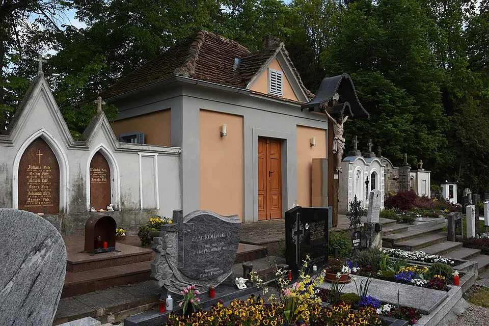 Immagine: Nxr-at · CC BY-SA 4.0 Totenkammer am Friedhof Kapfenstein