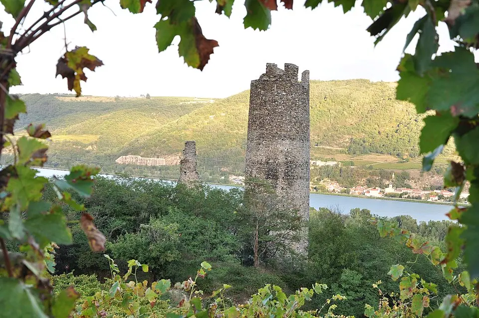 tour blanche d'Arras-sur-Rhône