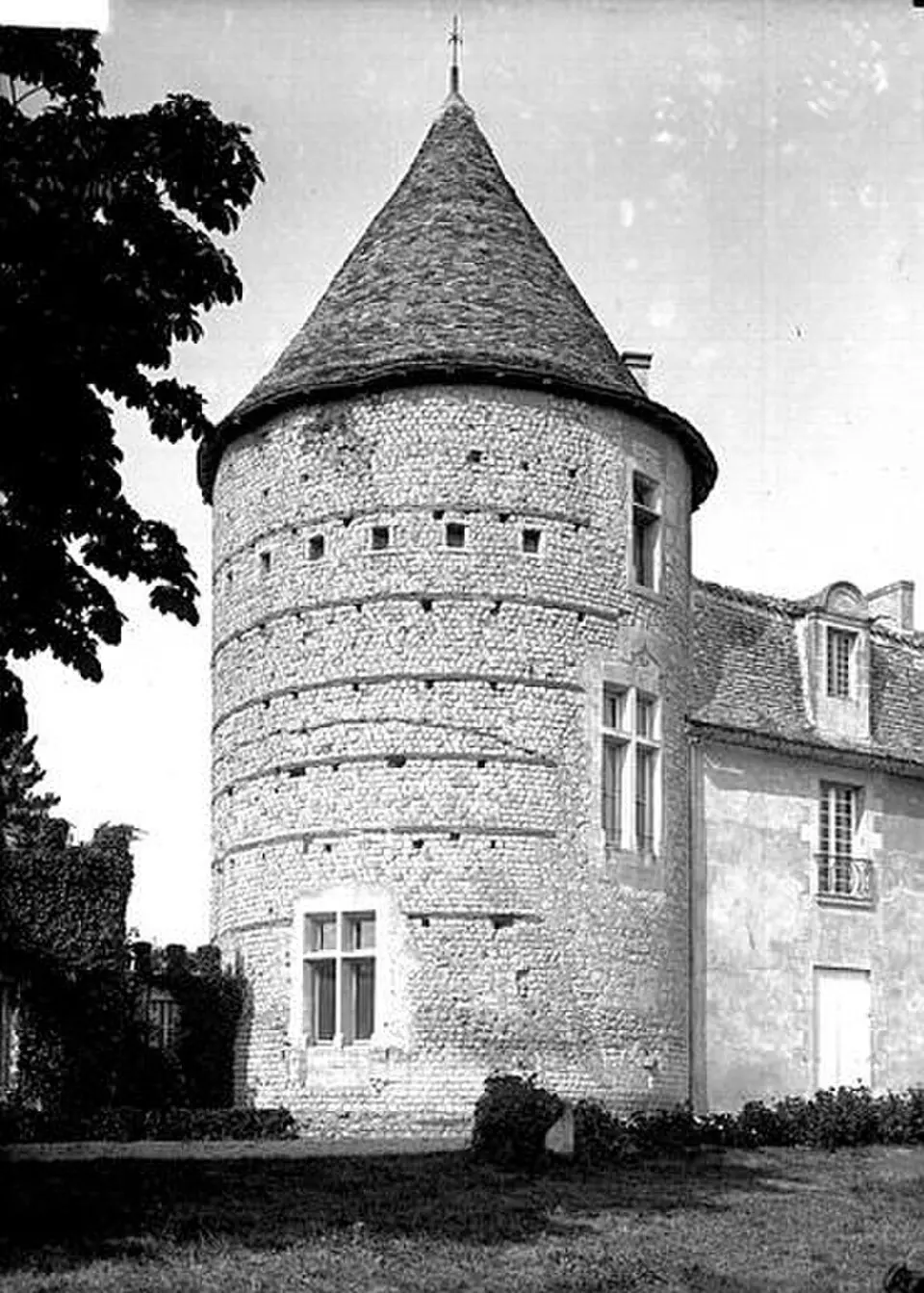 Image: Meys · CC BY-SA 4.0 château de la Rigale