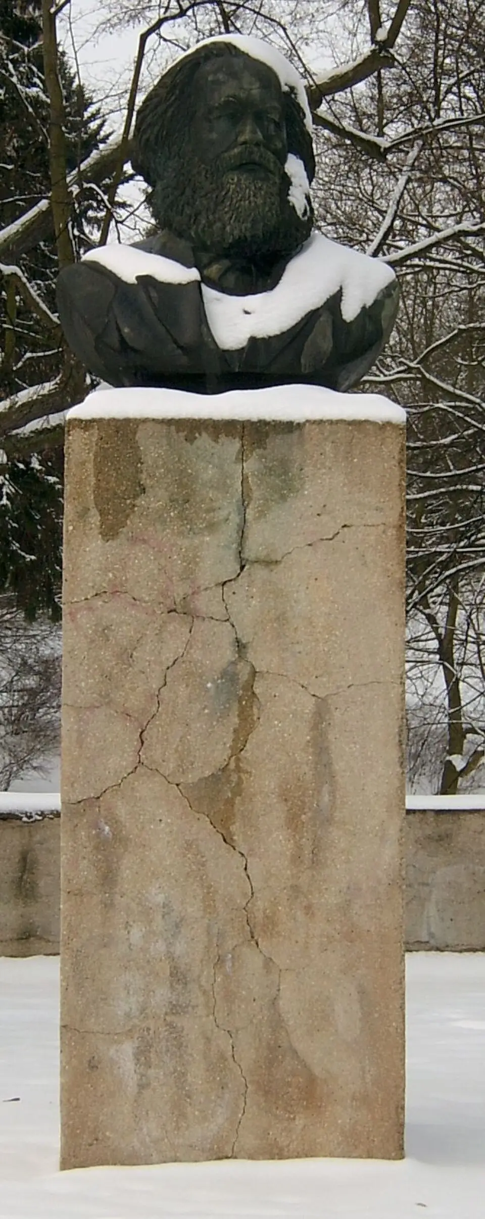 Kép: Ralf Lotys (Sicherlich) · CC BY 3.0 Karl-Marx-Denkmal