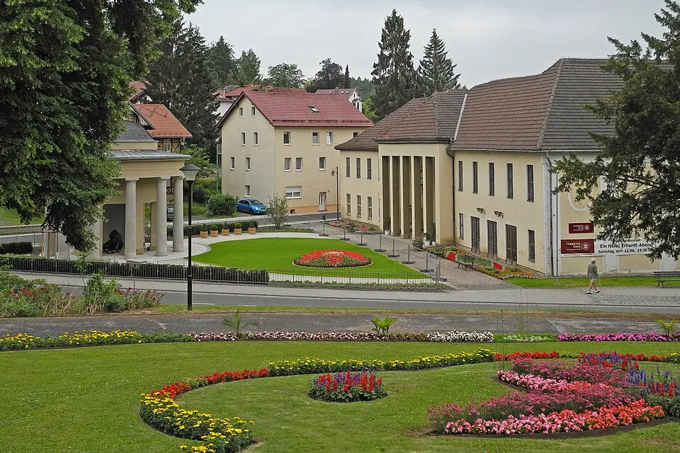 Immagine: SchiDD · CC BY-SA 4.0 Comödienhaus Bad Liebenstein