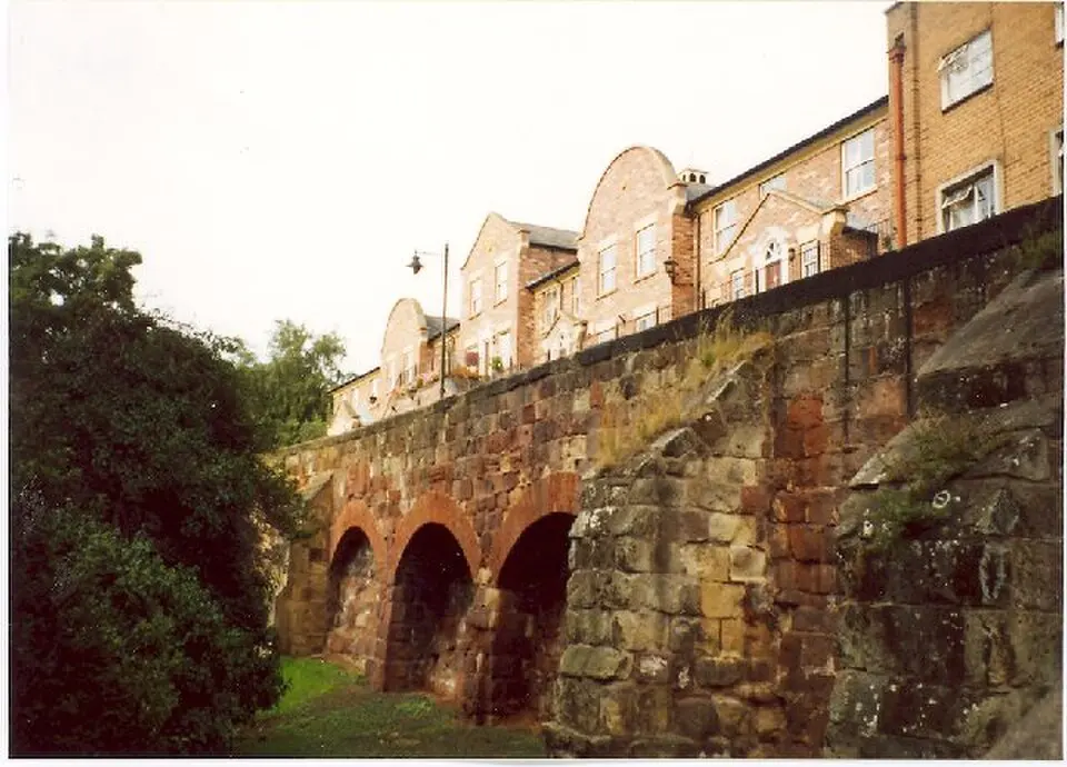 Image: Humphrey Bolton · CC BY-SA 2.0 Shrewsbury town walls