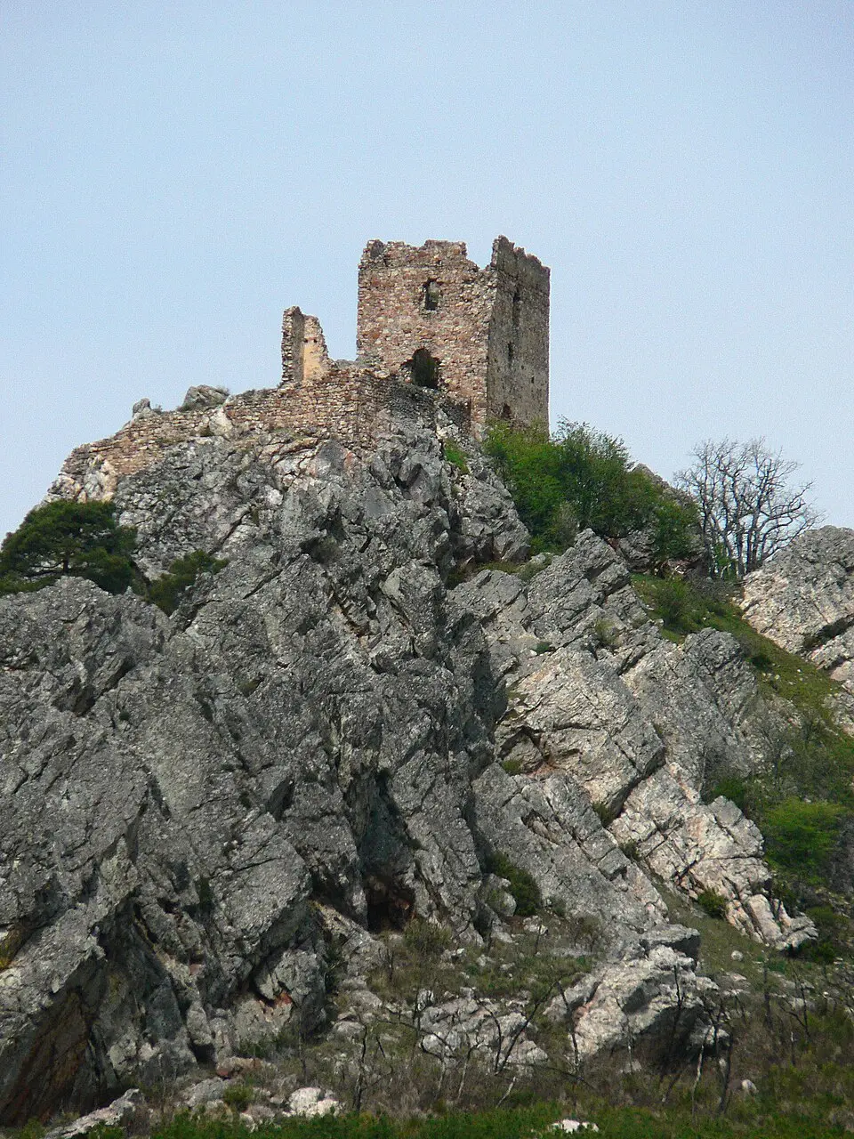 castillo de Nogarejas