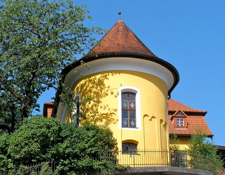 Obrázok: Pepito Tey · CC BY-SA 3.0 AT Hofrichterhaus mit Nikolauskapelle