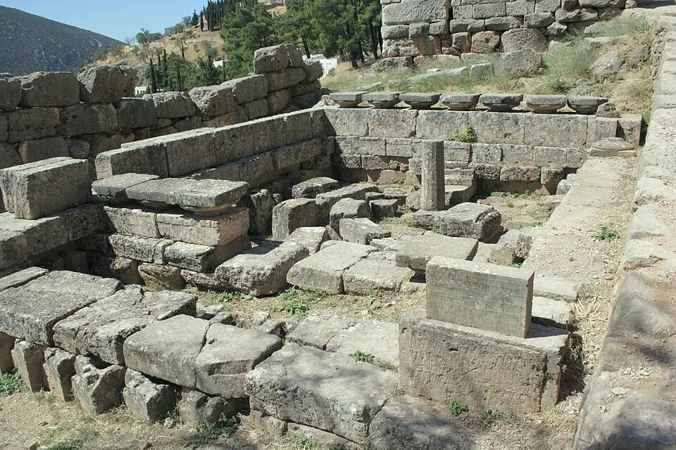 Θησαυρός των Σικυωνίων (Δελφοί)