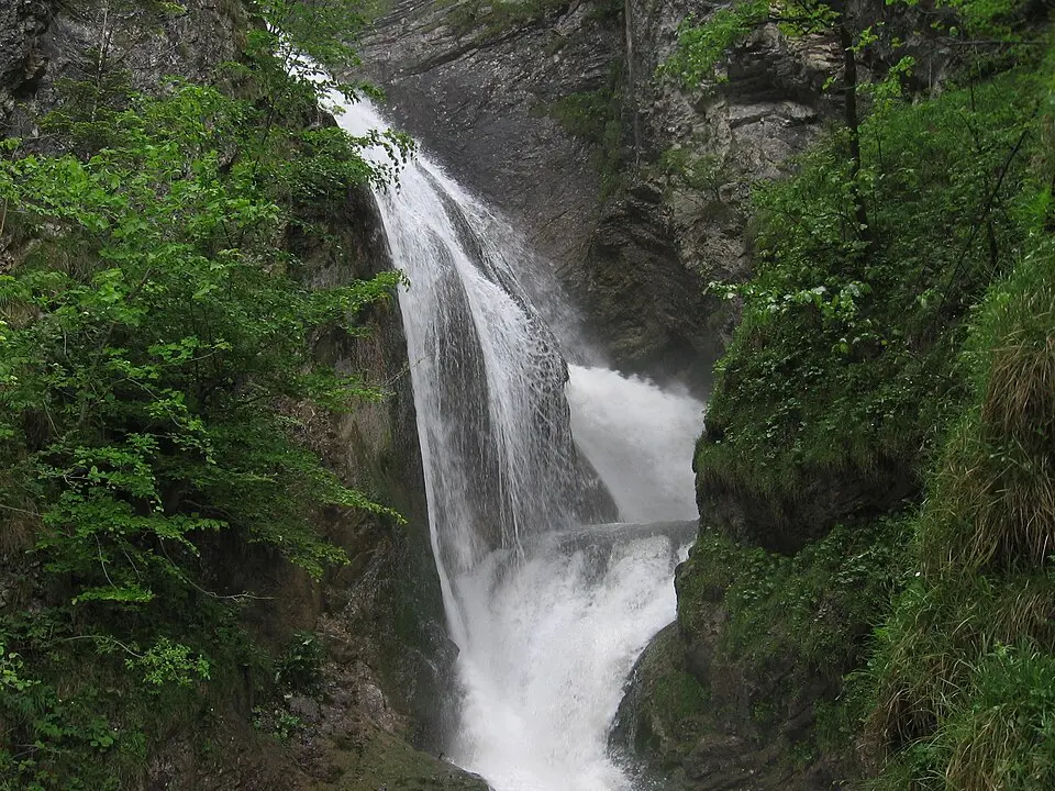 Naložil: Einer flog zu Weit · CC BY-SA 3.0 Trefflingfall