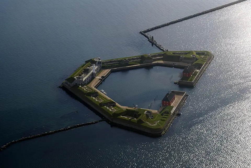 Trekroner Fort