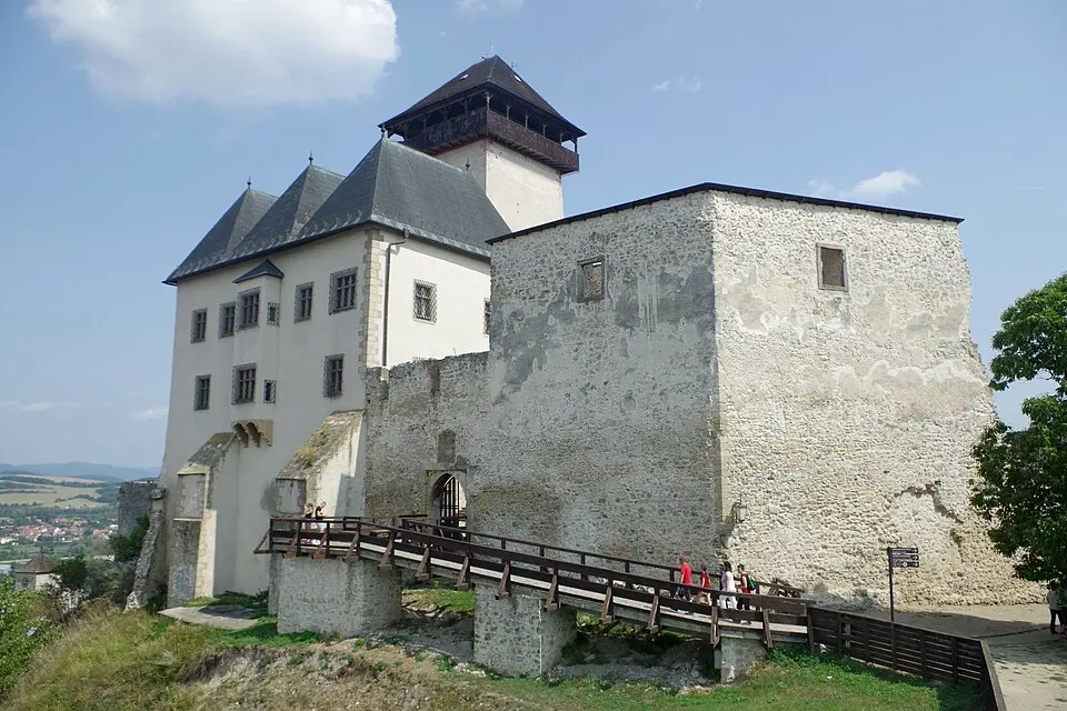 Trenčiansky hrad, palác hradný III.