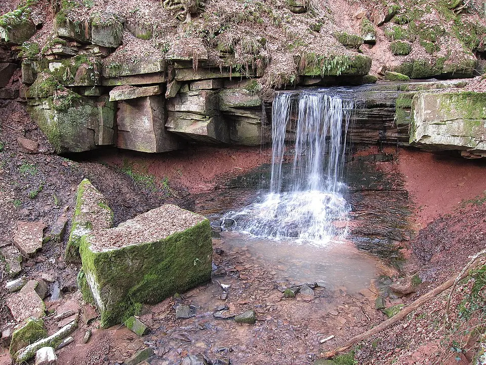 Slika: Rainer Lippert · CC0 Tretstein-Wasserfall
