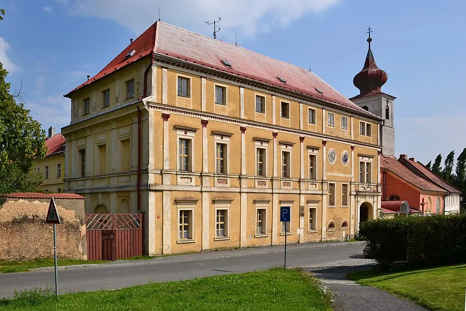 Trhanov