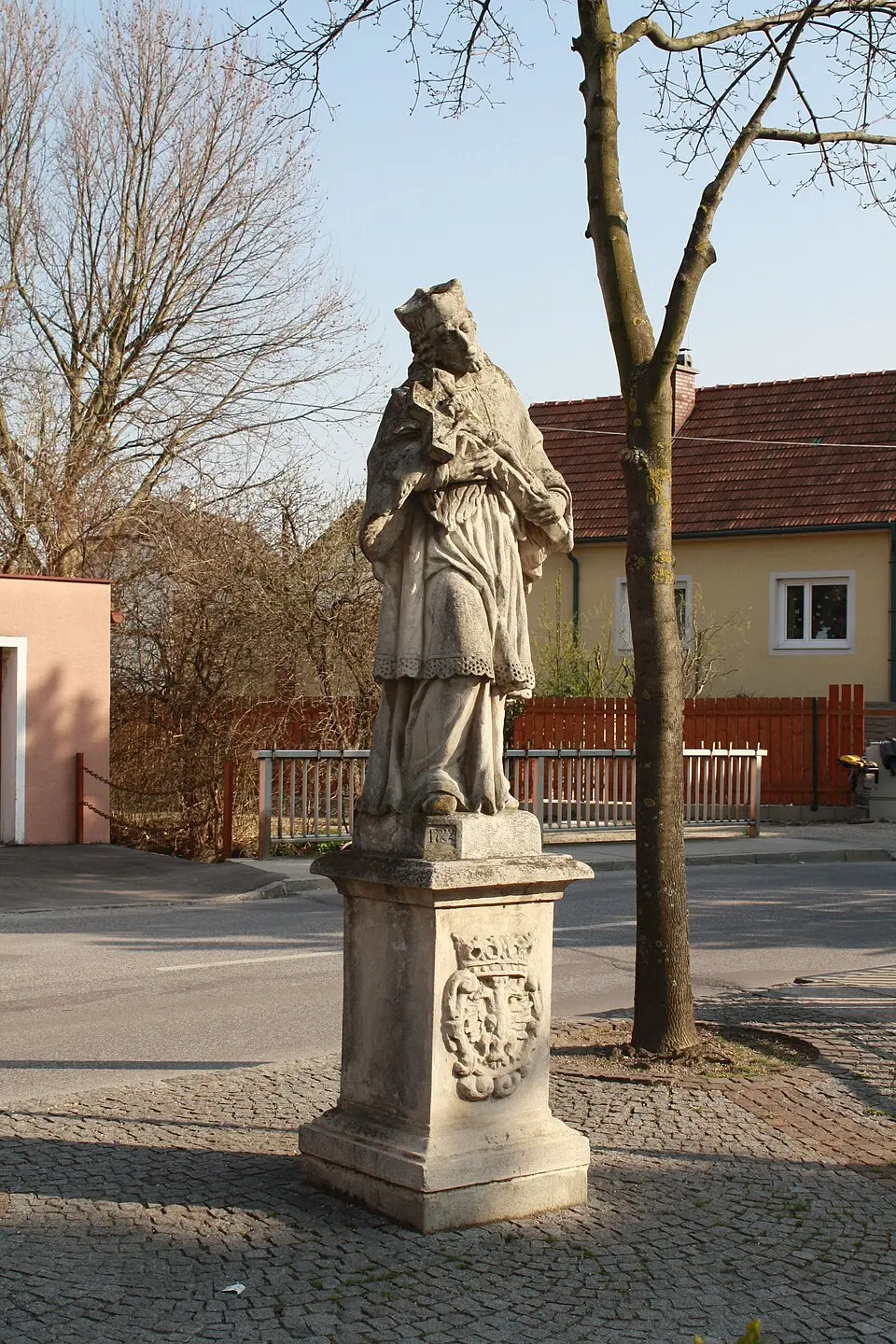 Bild: Karl Gruber · CC BY 3.0 Figurenbildstock hl. Johannes Nepomuk