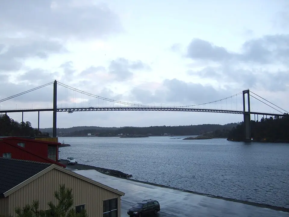Kép: Friman · CC BY-SA 3.0 Tromøybrua