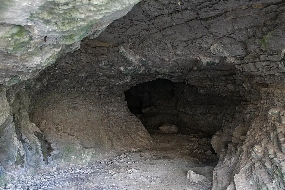 Kugelsteinhöhle II