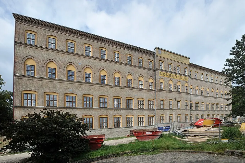 Schule Norbertinum und Wirtschaftsgebäude