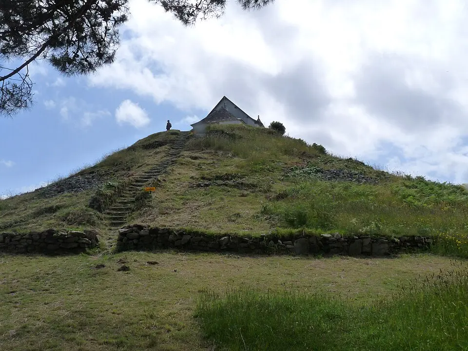 tumulus Saint-Michel