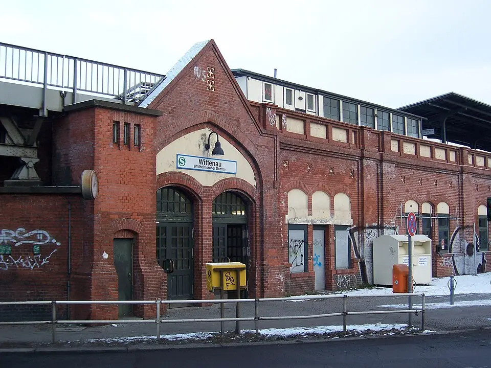 Bild: Andre_de · CC BY-SA 3.0 Bahnhof Berlin-Wittenau