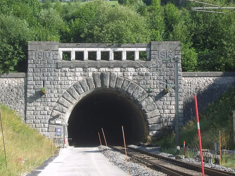 Image: Ordifana75 · CC BY-SA 3.0 Tunnel ferroviaire du Mont d'Or