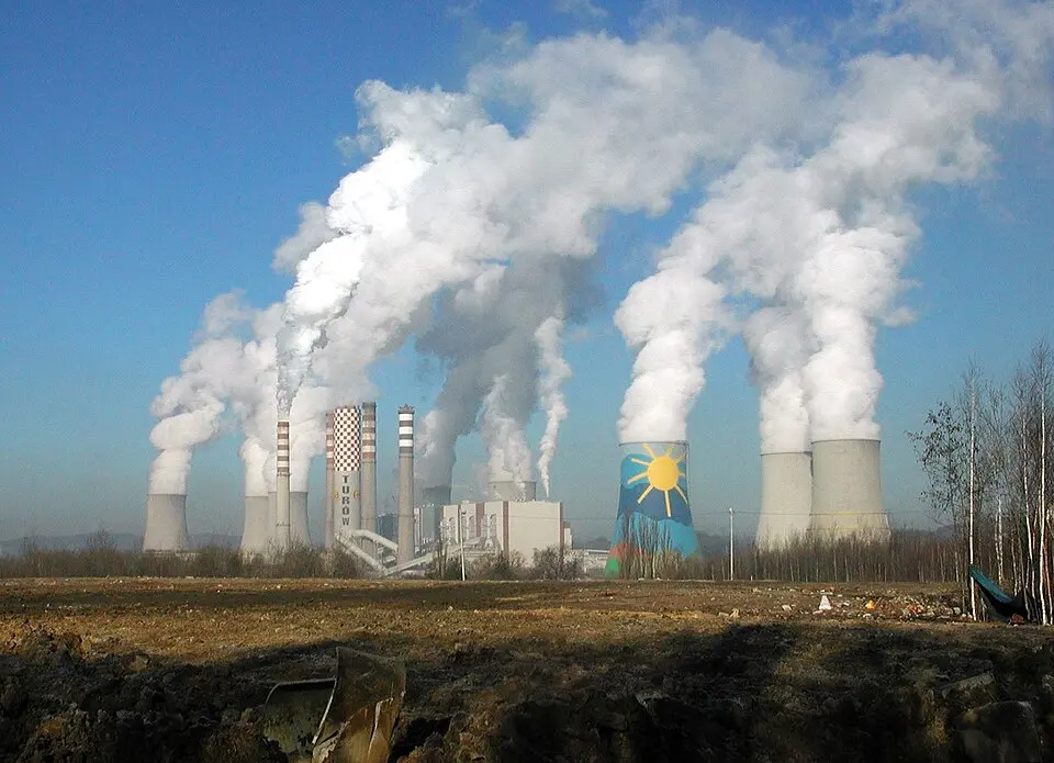 Obrázok: Werni1 · CC BY-SA 4.0 Elektrownia Turów