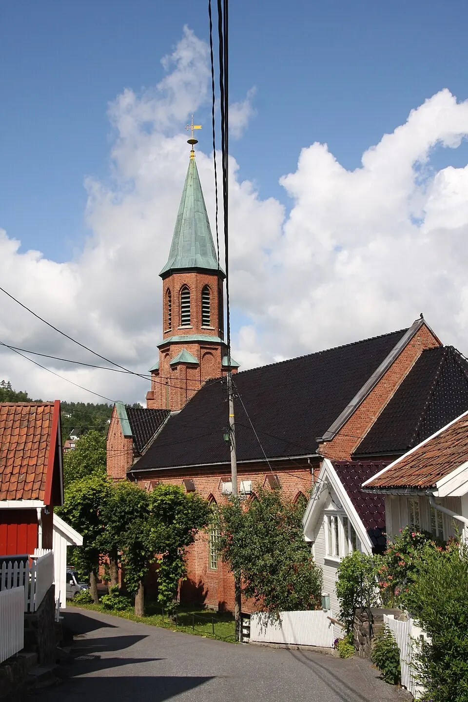 Tvedestrand kirke