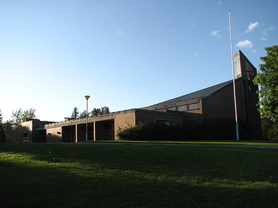Tverlandet kirke