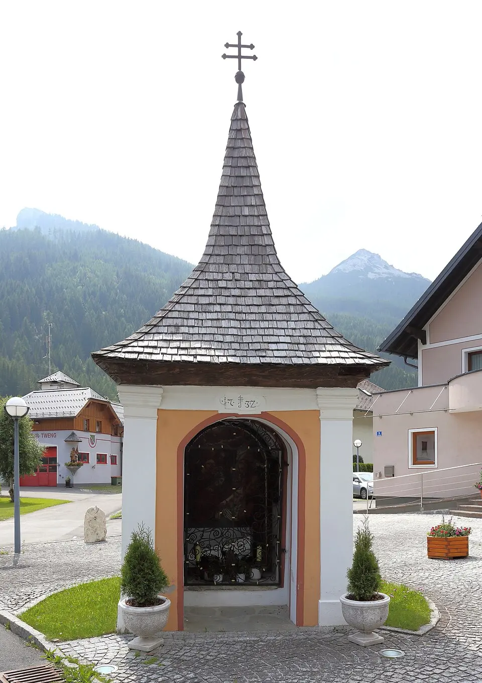 Wegkapelle, Ansagerkreuz