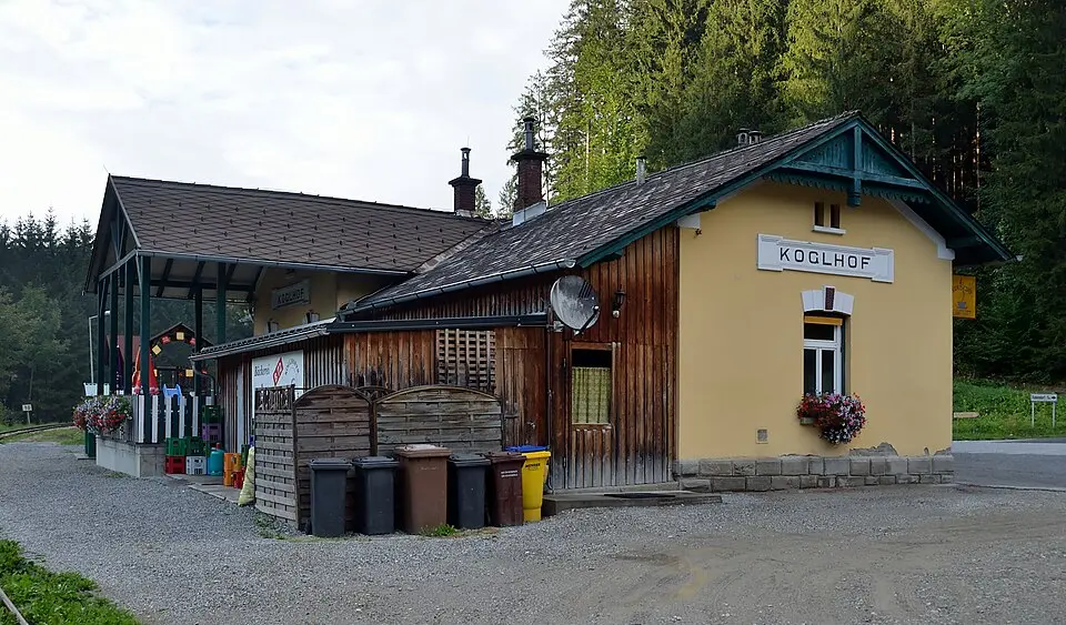 Aufnahmsgebäude Koglhof