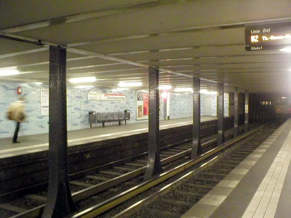 Ernst-Reuter-Platz metro station
