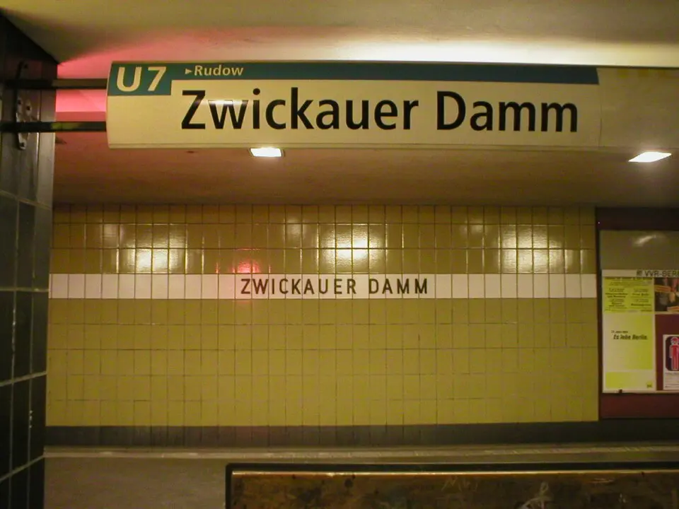 U-Bahnhof Zwickauer Damm