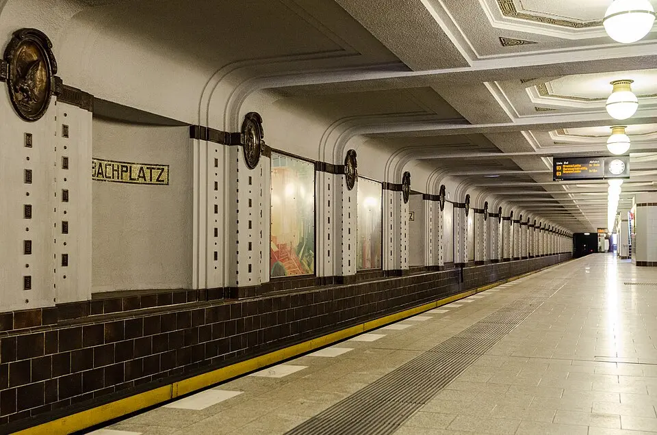 U-Bahnhof Breitenbachplatz